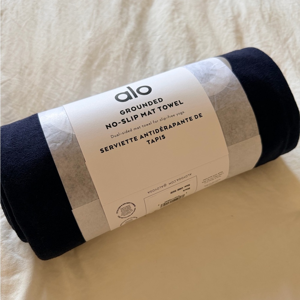 New Alo Black No-Slip Mat Towel